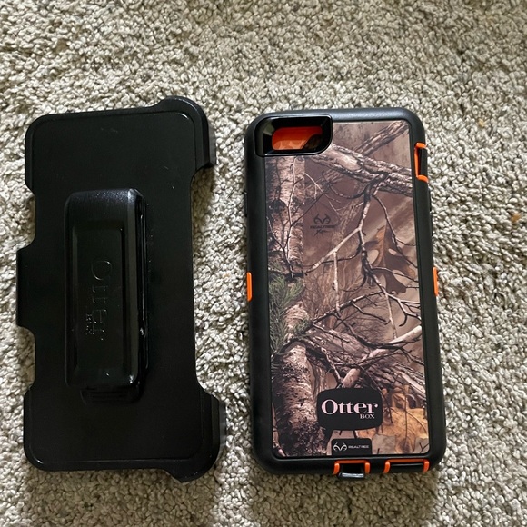 OtterBox Black Rugged Phone Case with Shock Absorption and Slim Design - Picture 1 of 2